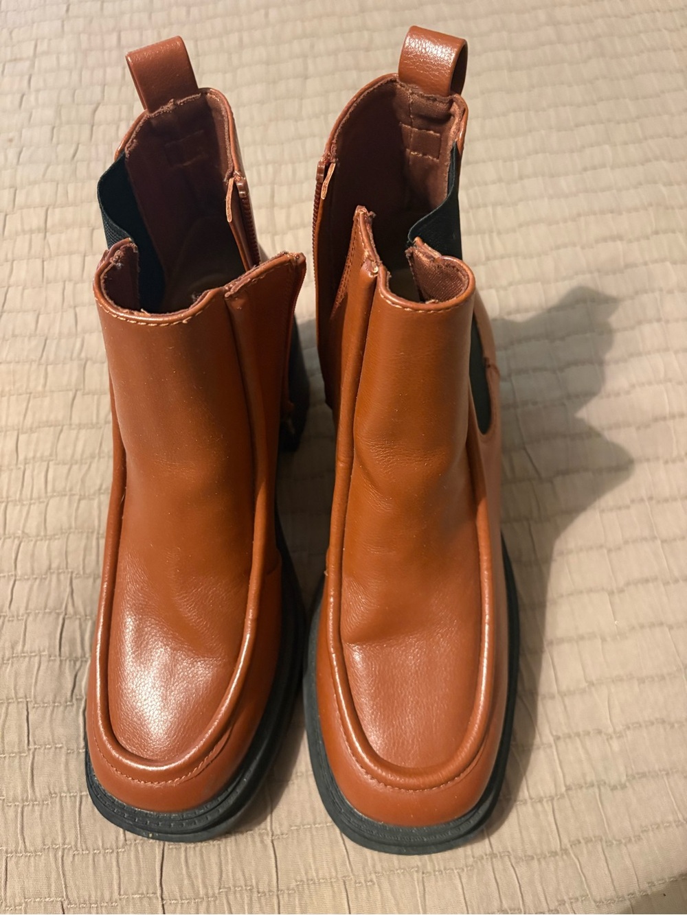 SO Women’s Chukka Boots in Tan Brown